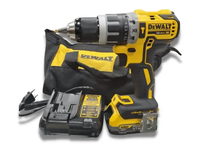 Parafusadeira Furadeira Impacto DeWalt com 1Bateria Carregador e Bolsa