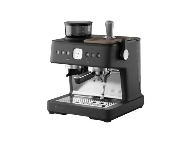 Cafeteira Electrolux Expert Preta com Moedor Integrado 110W