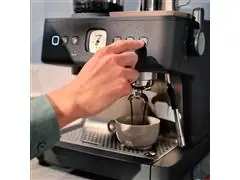 Cafeteira Electrolux Expert Preta com Moedor Integrado 110W - 5