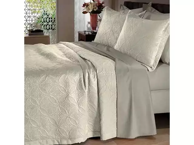 Colcha Casal Buettner Matelassê Micromink Lotus Marfim 3 Peças