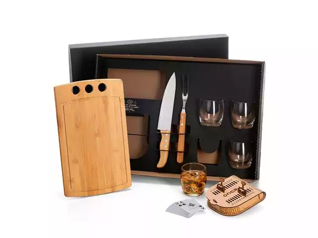 Kit Churrasco, Whisky e Truco Welf 8 Peças com Jogo de Baralho